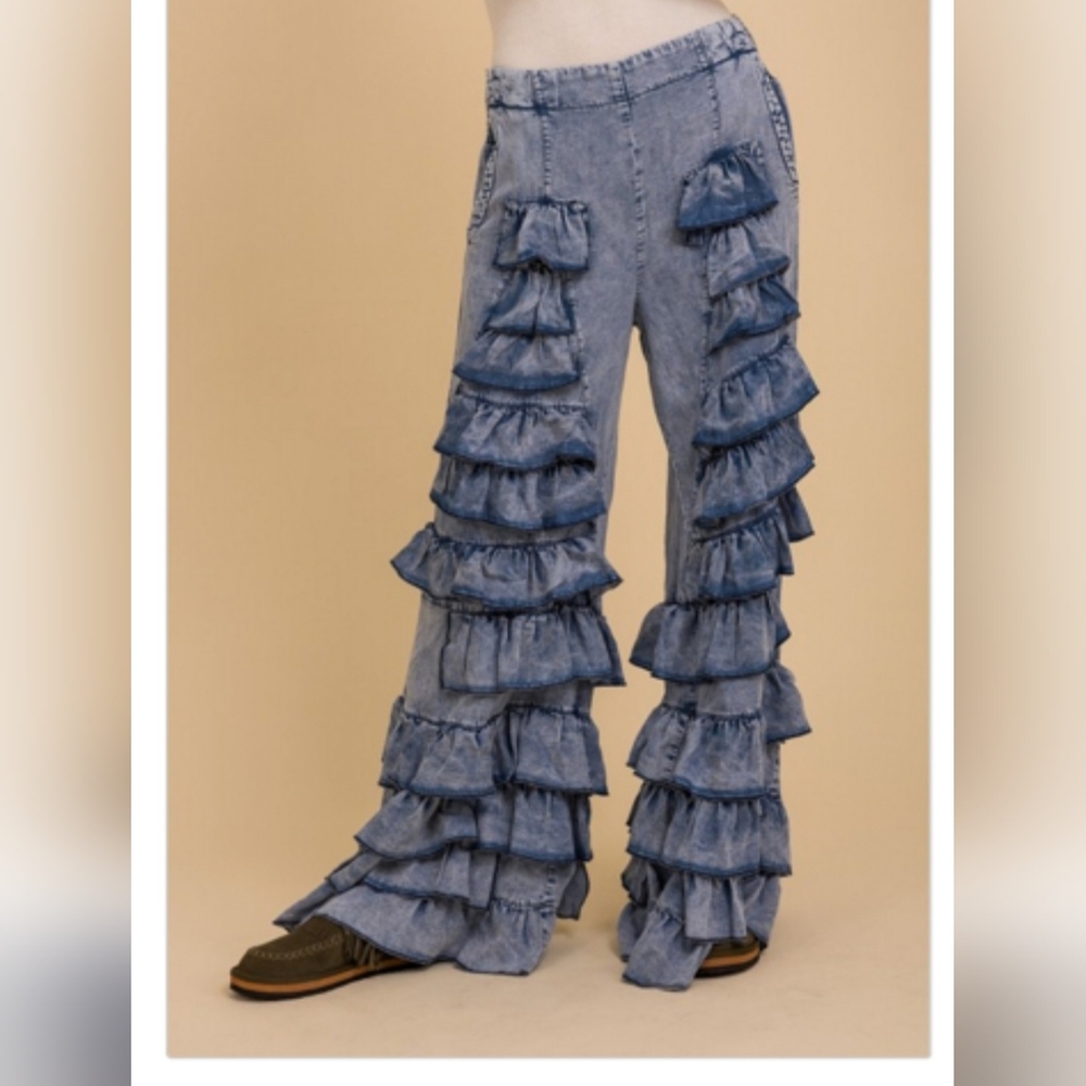 NWT! Blue Velvet Tiered Ruffle Denim Color Pants Size Med